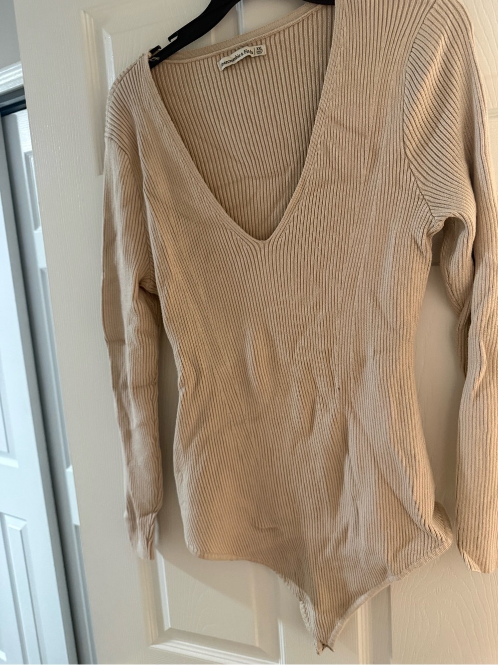 Abercrombie & Fitch Ribbed V-Neck Long Sleeve Bodysuit - Beige